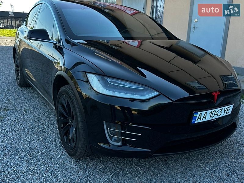 Внедорожник / Кроссовер Tesla Model X 2019 в Киеве