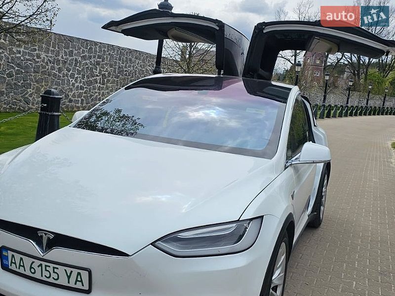 Внедорожник / Кроссовер Tesla Model X 2016 в Киеве
