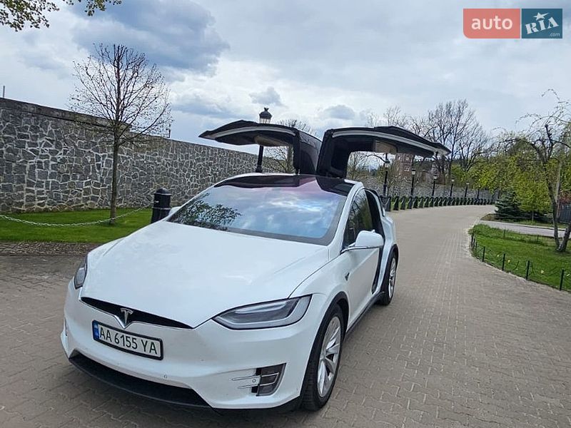 Внедорожник / Кроссовер Tesla Model X 2016 в Киеве