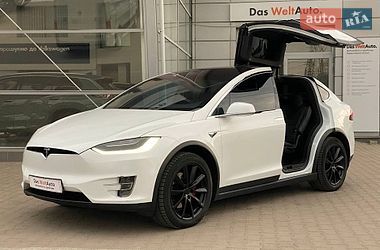 Позашляховик / Кросовер Tesla Model X 2018 в Чернівцях