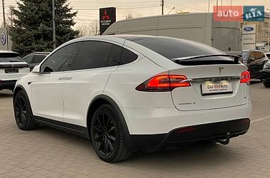 Позашляховик / Кросовер Tesla Model X 2018 в Чернівцях