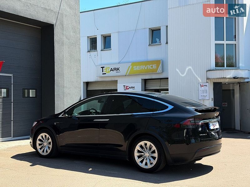 Позашляховик / Кросовер Tesla Model X 2017 в Києві