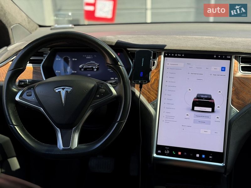 Позашляховик / Кросовер Tesla Model X 2017 в Києві