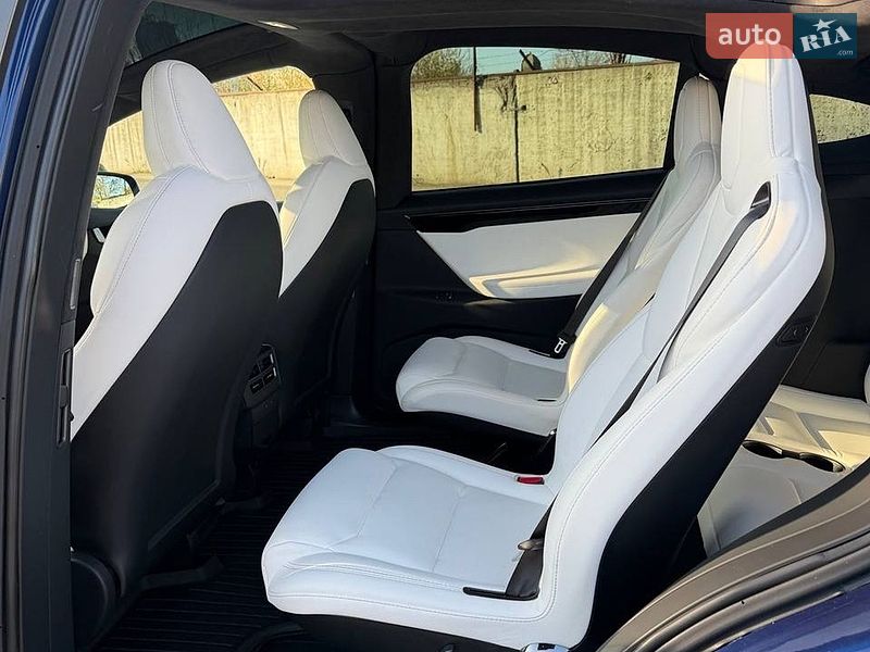 Позашляховик / Кросовер Tesla Model X 2019 в Києві