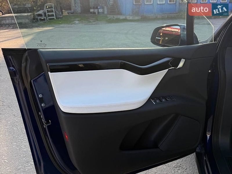 Позашляховик / Кросовер Tesla Model X 2019 в Києві