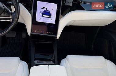 Позашляховик / Кросовер Tesla Model X 2019 в Києві