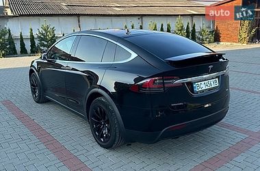 Внедорожник / Кроссовер Tesla Model X 2017 в Золочеве