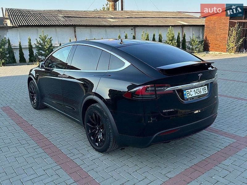 Внедорожник / Кроссовер Tesla Model X 2017 в Золочеве