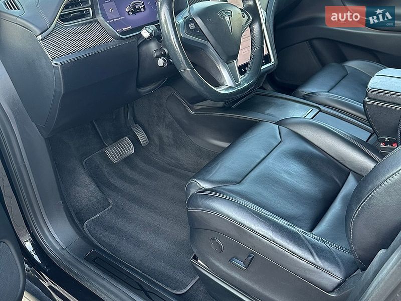 Внедорожник / Кроссовер Tesla Model X 2017 в Золочеве