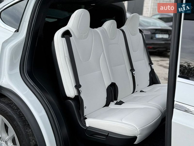 Внедорожник / Кроссовер Tesla Model X 2017 в Виннице