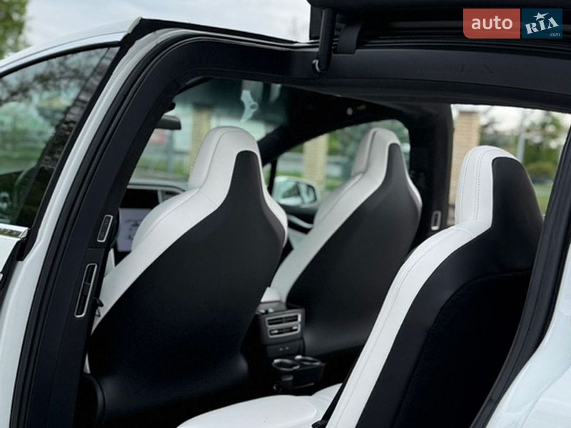 Внедорожник / Кроссовер Tesla Model X 2017 в Виннице