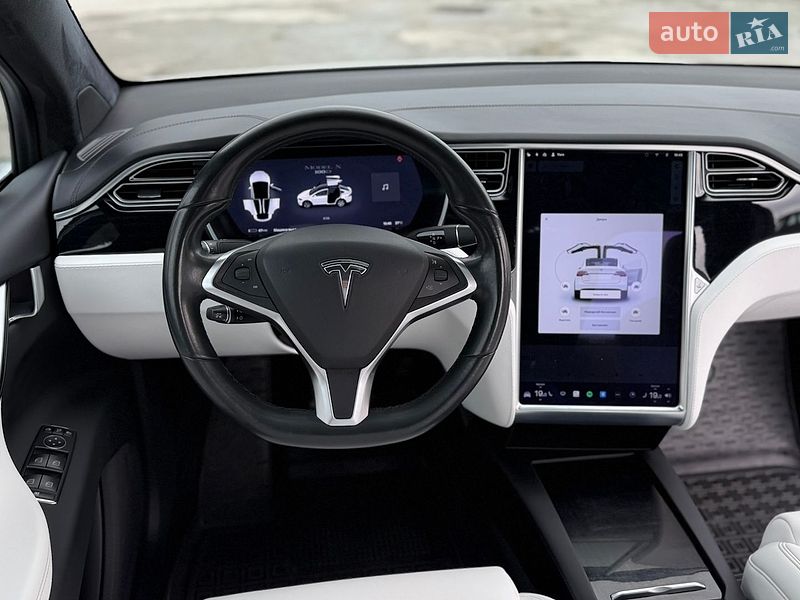 Внедорожник / Кроссовер Tesla Model X 2017 в Виннице