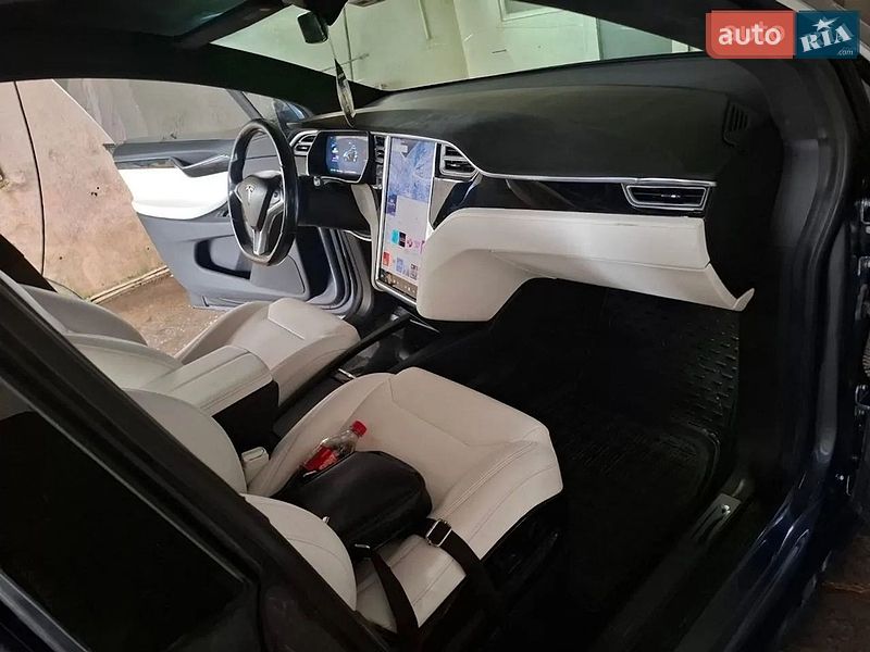Внедорожник / Кроссовер Tesla Model X 2017 в Жмеринке