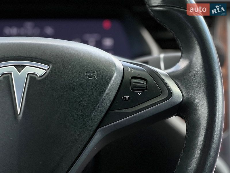 Внедорожник / Кроссовер Tesla Model X 2019 в Львове