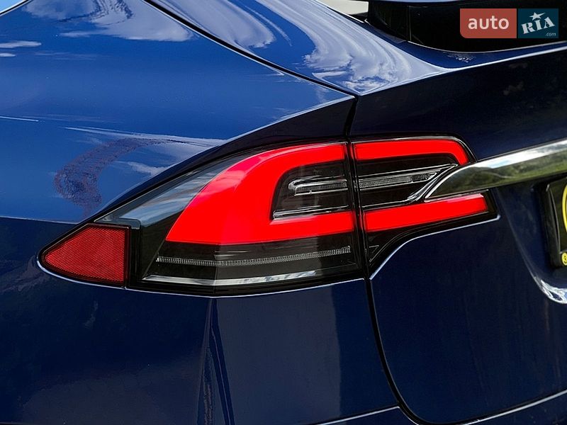 Внедорожник / Кроссовер Tesla Model X 2019 в Львове
