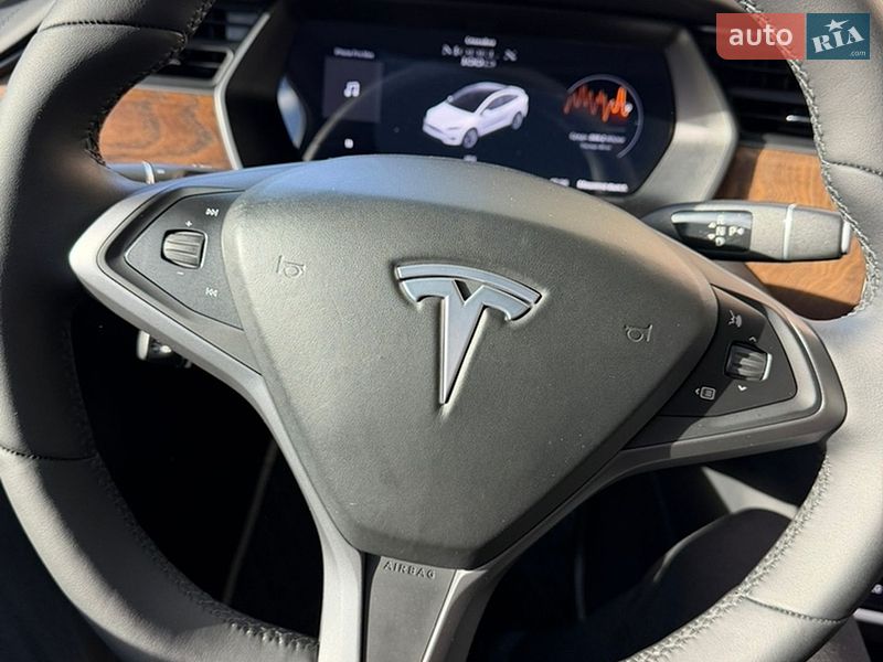 Позашляховик / Кросовер Tesla Model X 2018 в Дніпрі