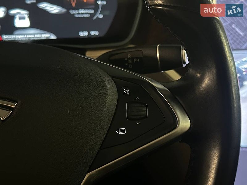 Внедорожник / Кроссовер Tesla Model X 2017 в Киеве