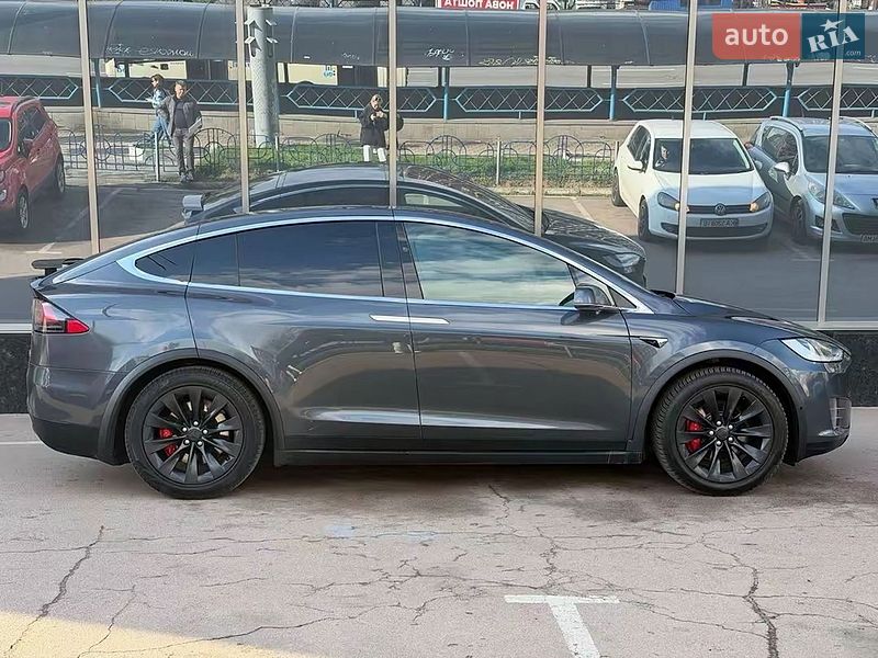 Позашляховик / Кросовер Tesla Model X 2017 в Києві