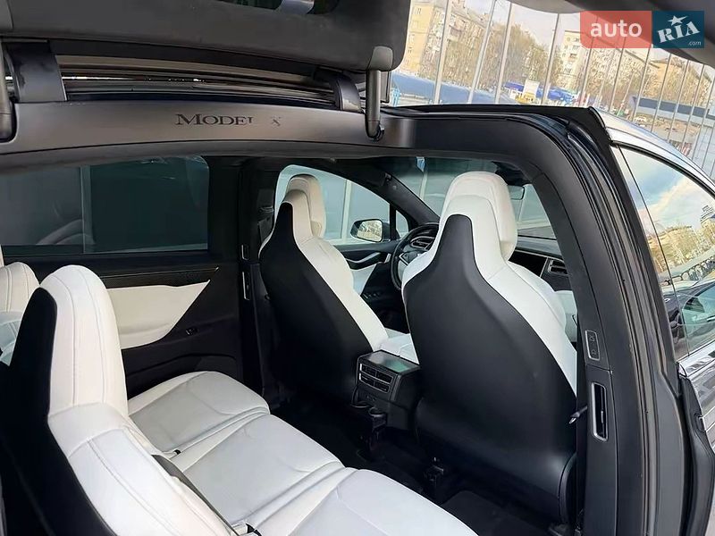 Позашляховик / Кросовер Tesla Model X 2017 в Києві