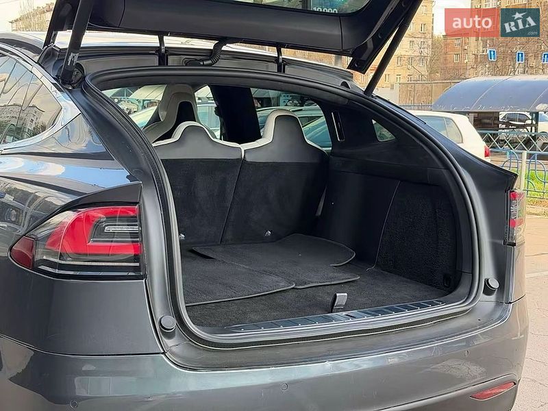 Позашляховик / Кросовер Tesla Model X 2017 в Києві