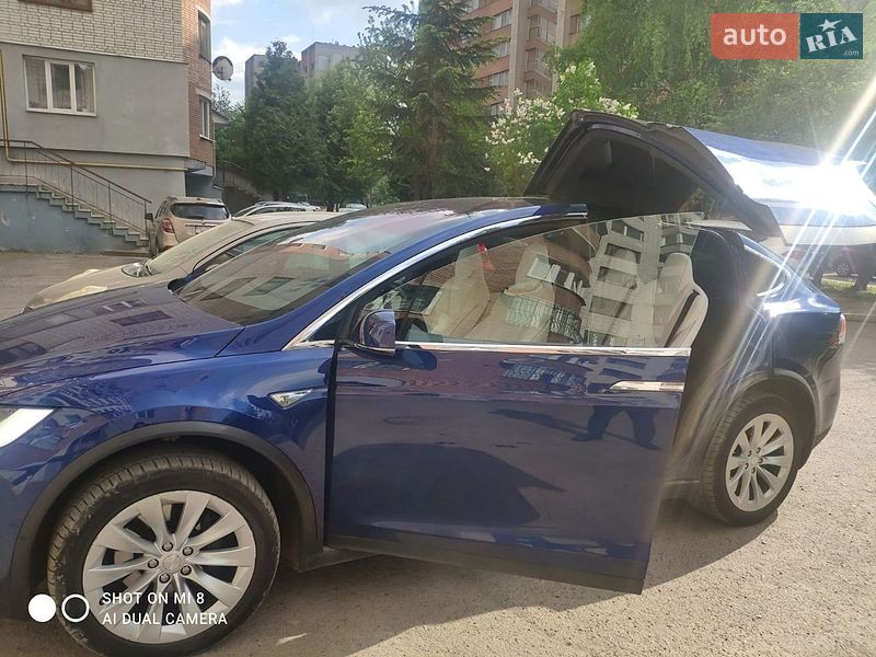 Позашляховик / Кросовер Tesla Model X 2016 в Львові