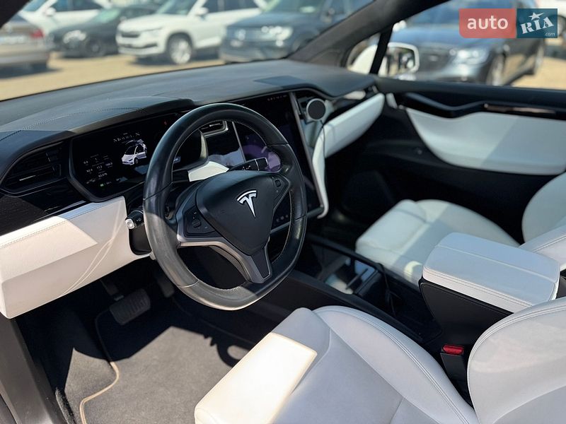Позашляховик / Кросовер Tesla Model X 2020 в Києві