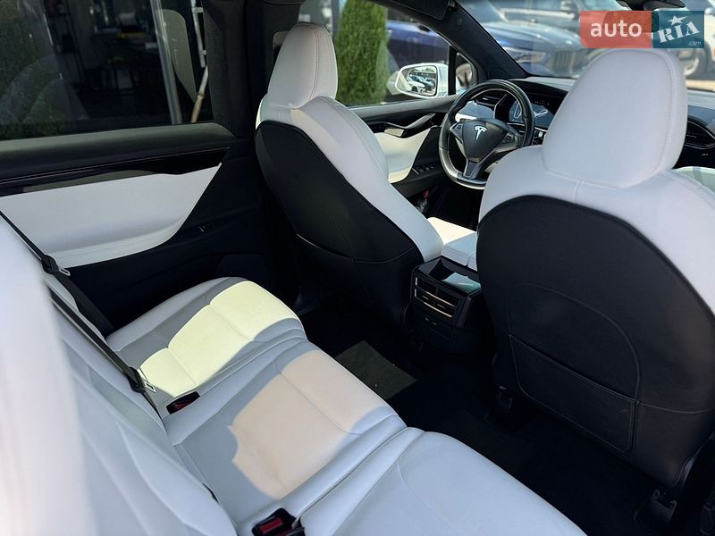 Позашляховик / Кросовер Tesla Model X 2020 в Києві