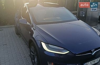 Позашляховик / Кросовер Tesla Model X 2017 в Львові