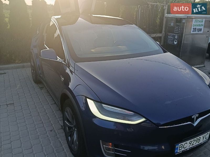 Позашляховик / Кросовер Tesla Model X 2017 в Львові