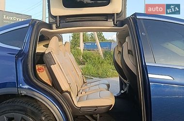 Позашляховик / Кросовер Tesla Model X 2017 в Львові