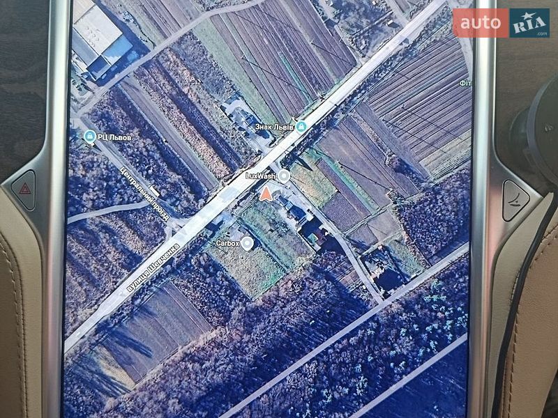 Позашляховик / Кросовер Tesla Model X 2017 в Львові