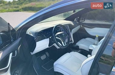 Позашляховик / Кросовер Tesla Model X 2016 в Чернівцях