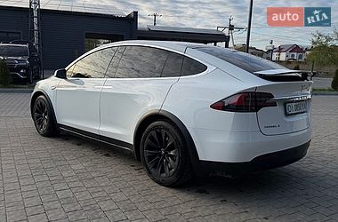 Позашляховик / Кросовер Tesla Model X 2016 в Івано-Франківську