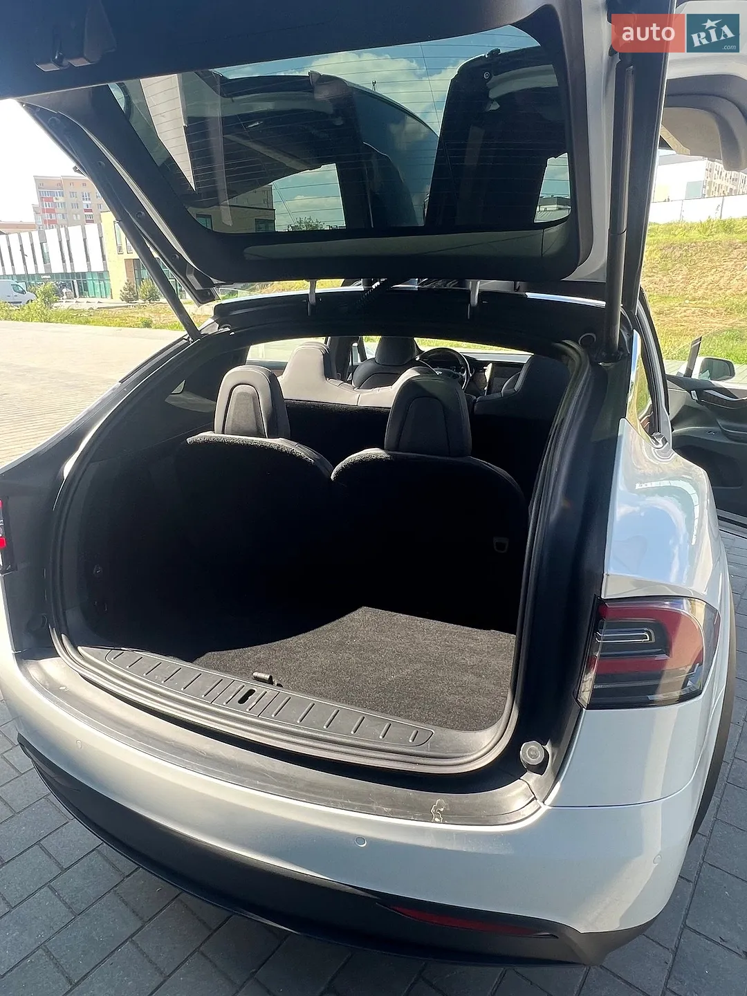 2020 Tesla Model X - мініатюра 17
