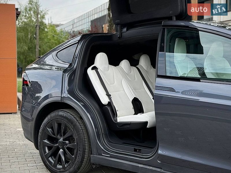 Позашляховик / Кросовер Tesla Model X 2022 в Чернівцях