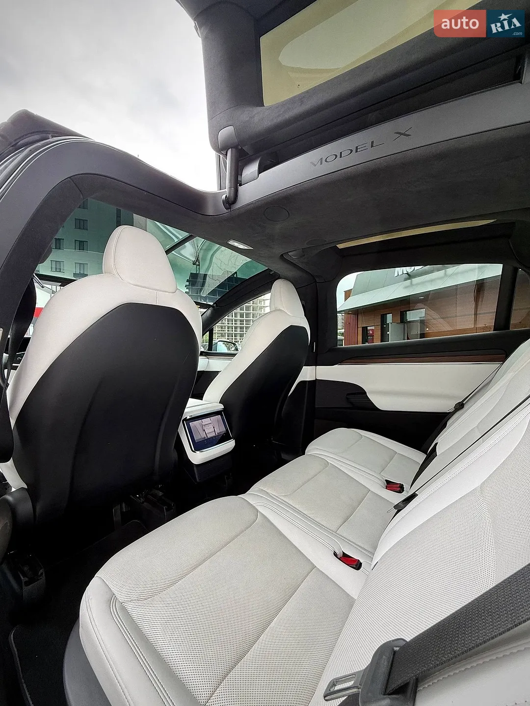 2022 Tesla Model X - мініатюра 18
