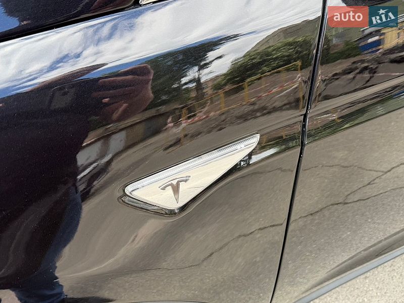 Внедорожник / Кроссовер Tesla Model X 2016 в Киеве