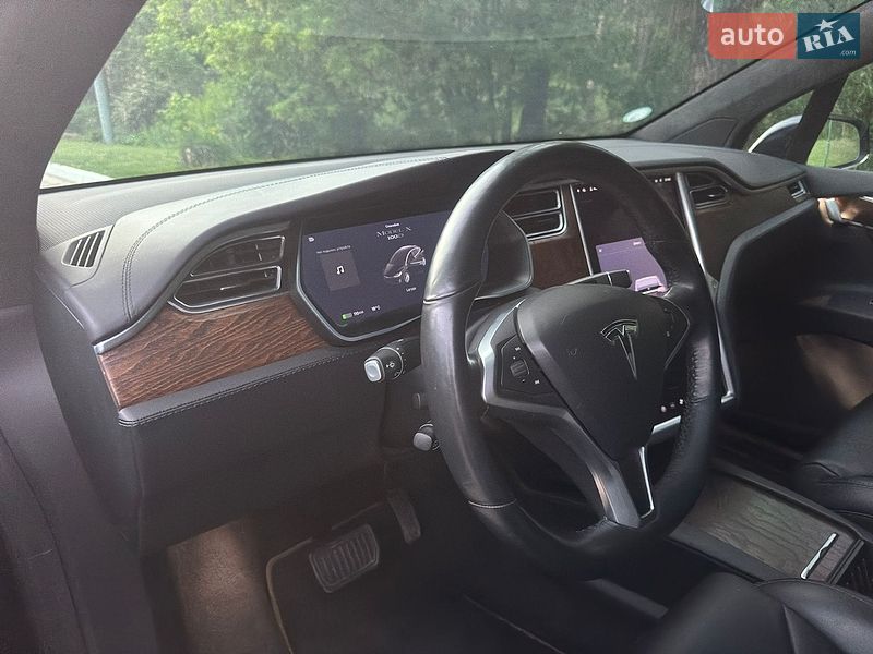 Позашляховик / Кросовер Tesla Model X 2017 в Києві
