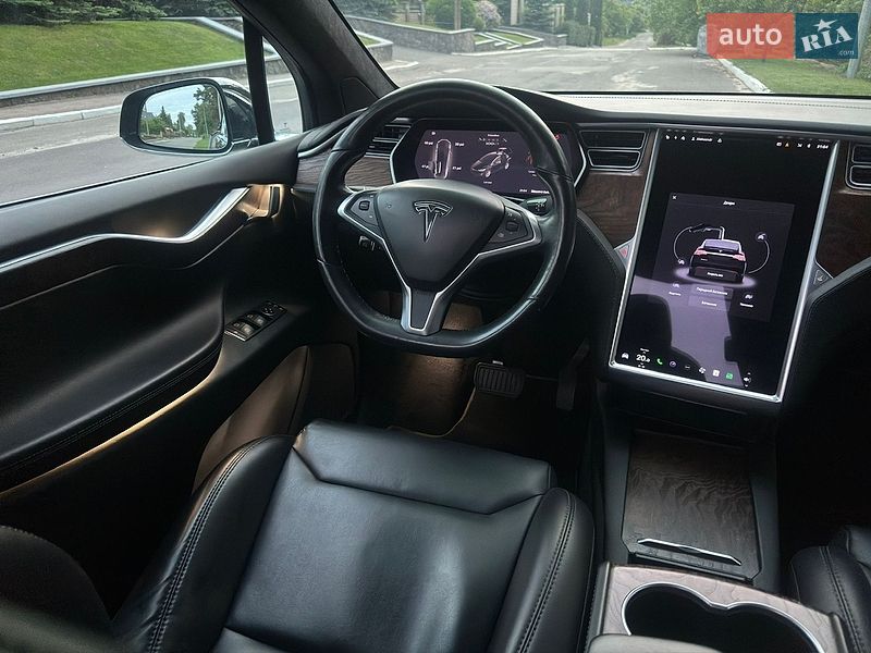 Позашляховик / Кросовер Tesla Model X 2017 в Києві