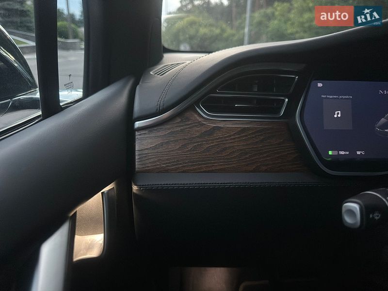 Позашляховик / Кросовер Tesla Model X 2017 в Києві