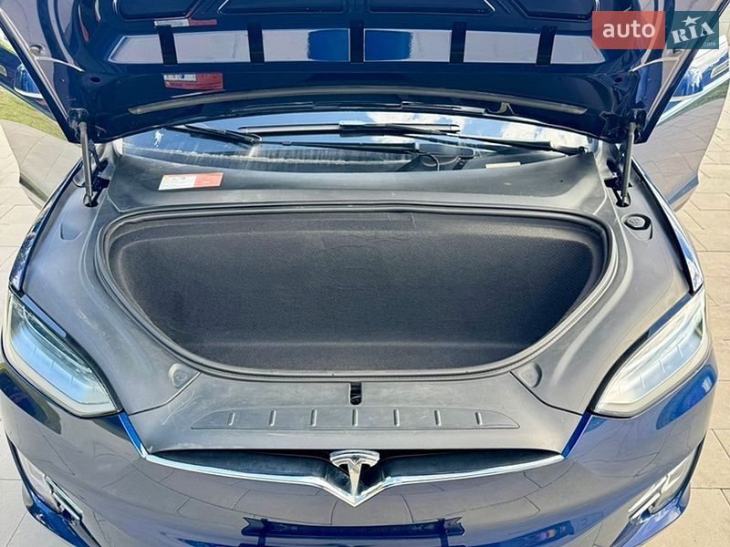 Позашляховик / Кросовер Tesla Model X 2018 в Львові