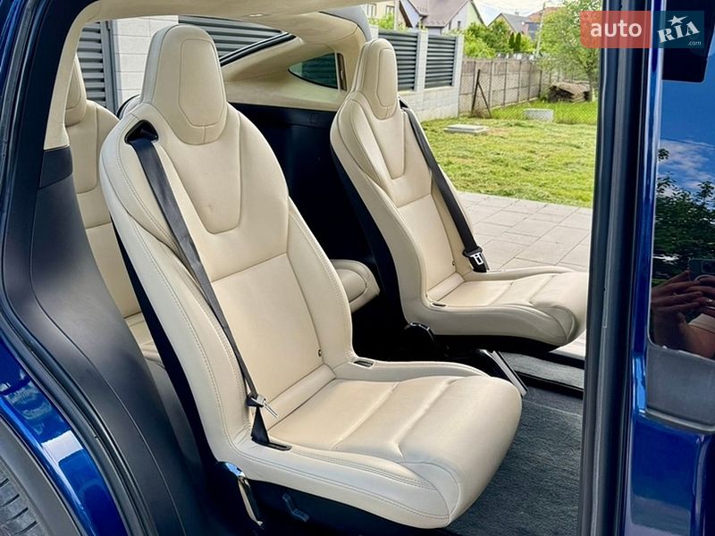 Позашляховик / Кросовер Tesla Model X 2018 в Львові