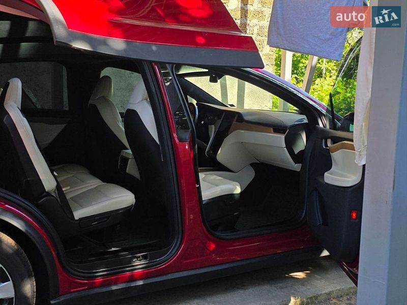 Позашляховик / Кросовер Tesla Model X 2020 в Миколаєві