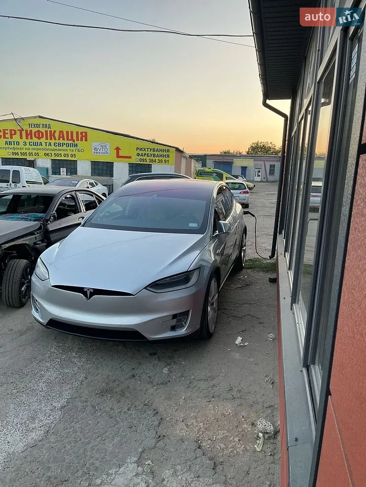 2020 Tesla Model X - мініатюра 10