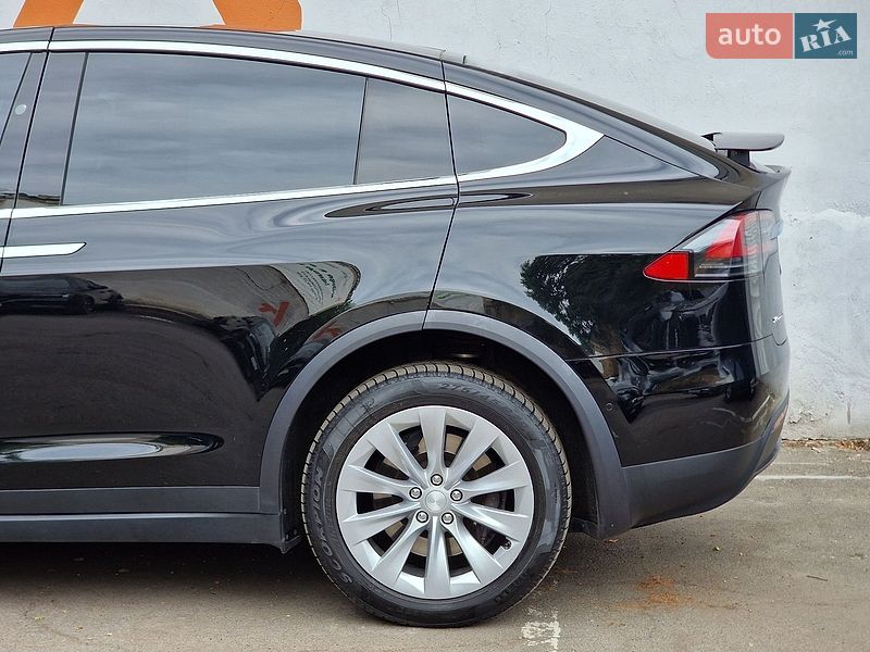 Внедорожник / Кроссовер Tesla Model X 2017 в Одессе