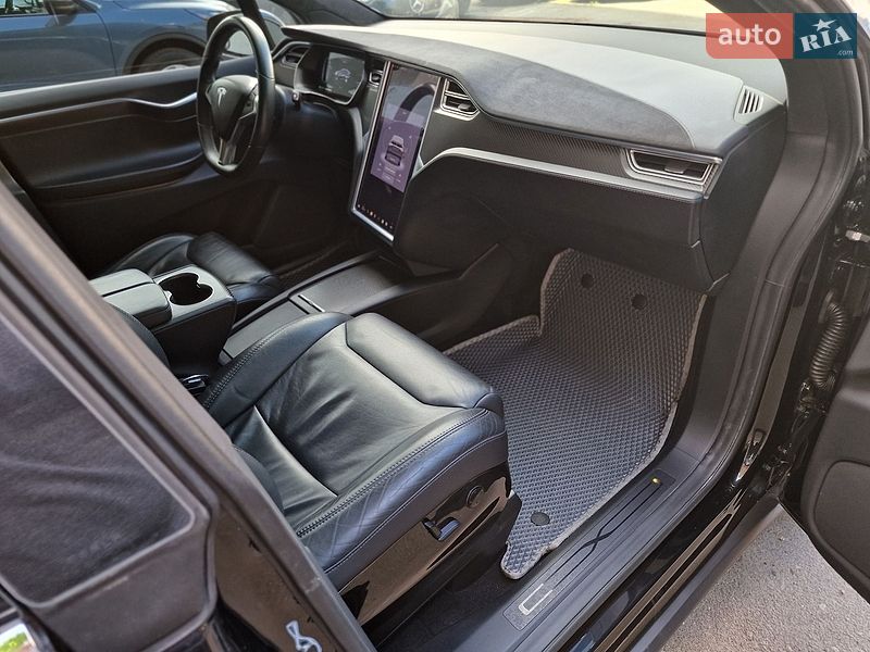 Внедорожник / Кроссовер Tesla Model X 2017 в Одессе