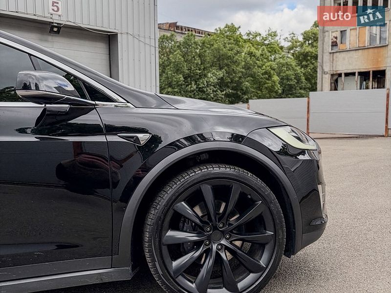 Внедорожник / Кроссовер Tesla Model X 2020 в Киеве