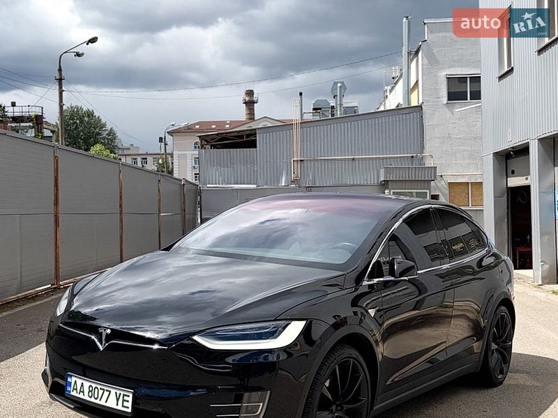 Tesla Model X 2020