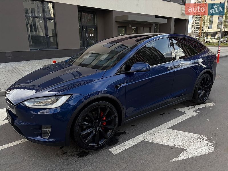 Внедорожник / Кроссовер Tesla Model X 2019 в Киеве
