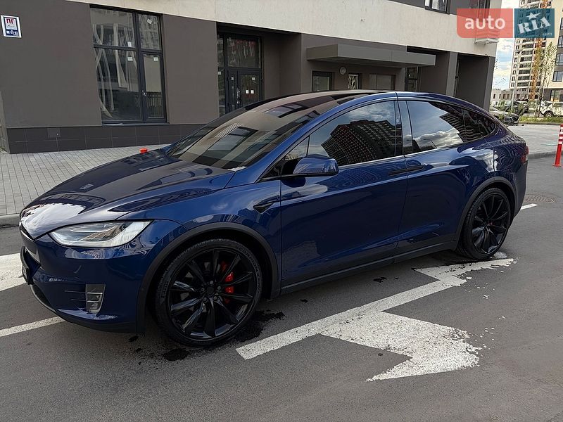 Внедорожник / Кроссовер Tesla Model X 2019 в Киеве
